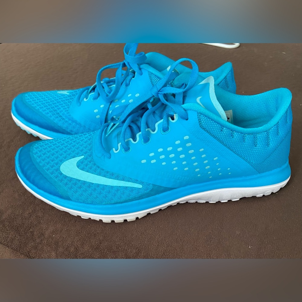 Women’s Nike shoes